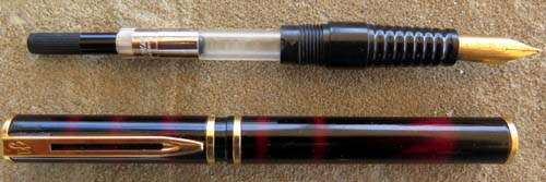 LAUREAT I FOUNTAIN PEN IN RED MARBLED LACQUER